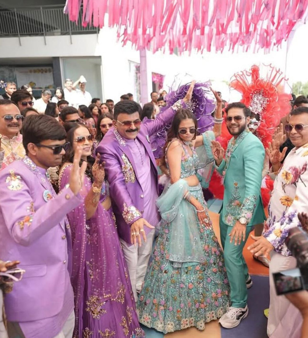 <h2><em>Loved by everyone, everywhere. Don't miss out.</em></h2>